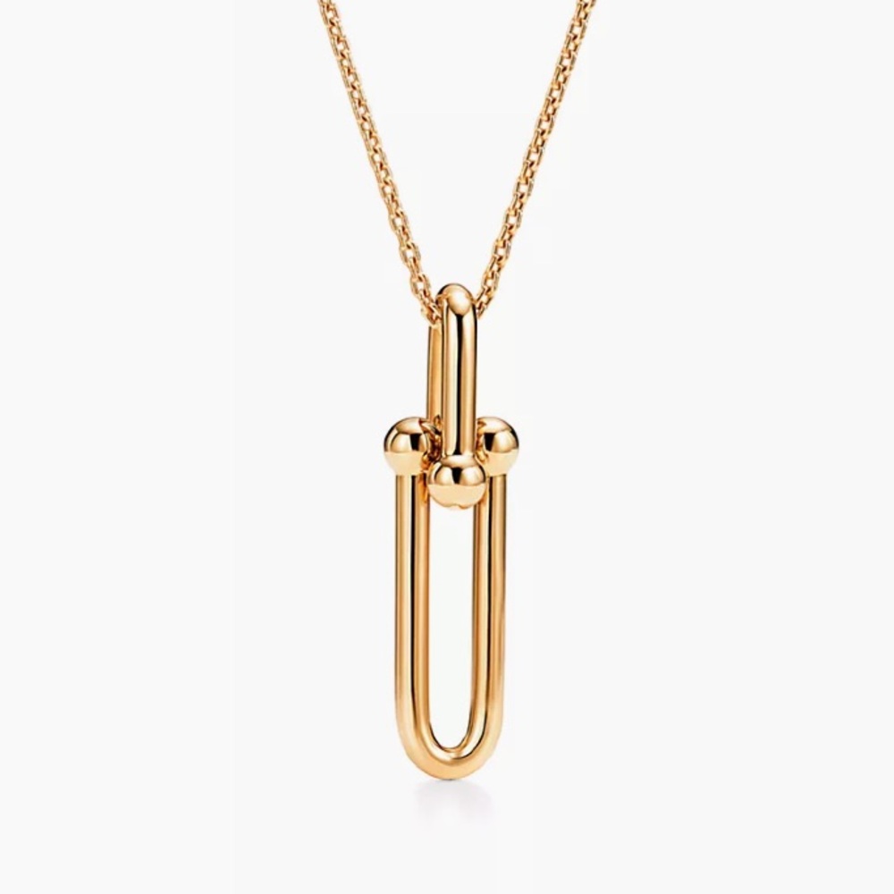 Solid 18k gold Elongated Link Pendant